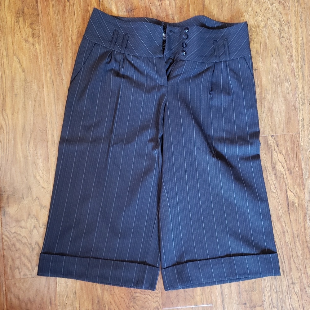 NWOT White House Black Market Capri suit pants